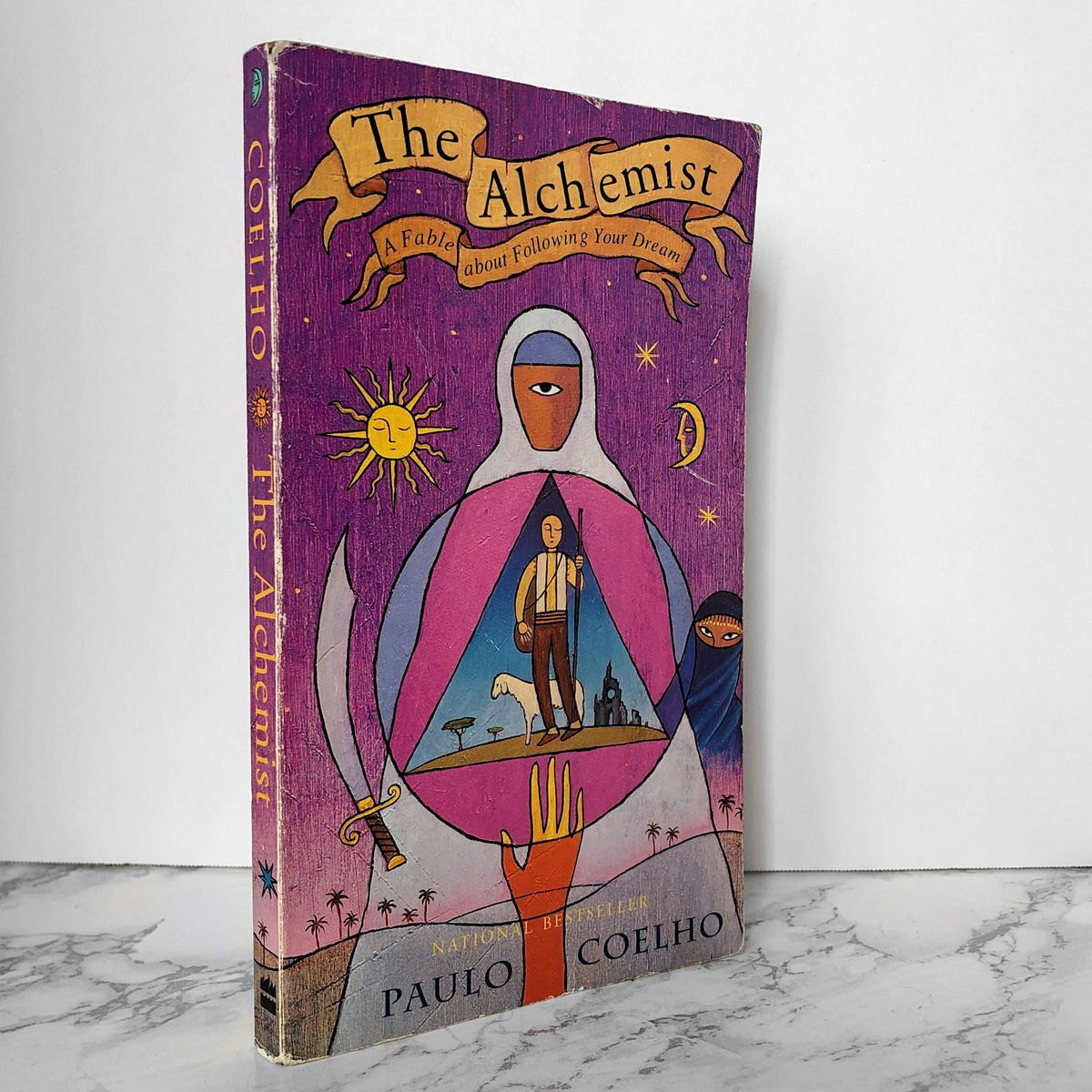 The Alchemist: A Fable About Following Your Dream: Coelho, Paulo:  9780722532935: : Books