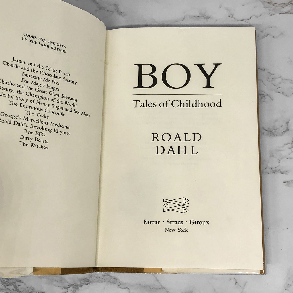 ROALD DAHL BOY TALES OF CHILDHOOD - 洋書