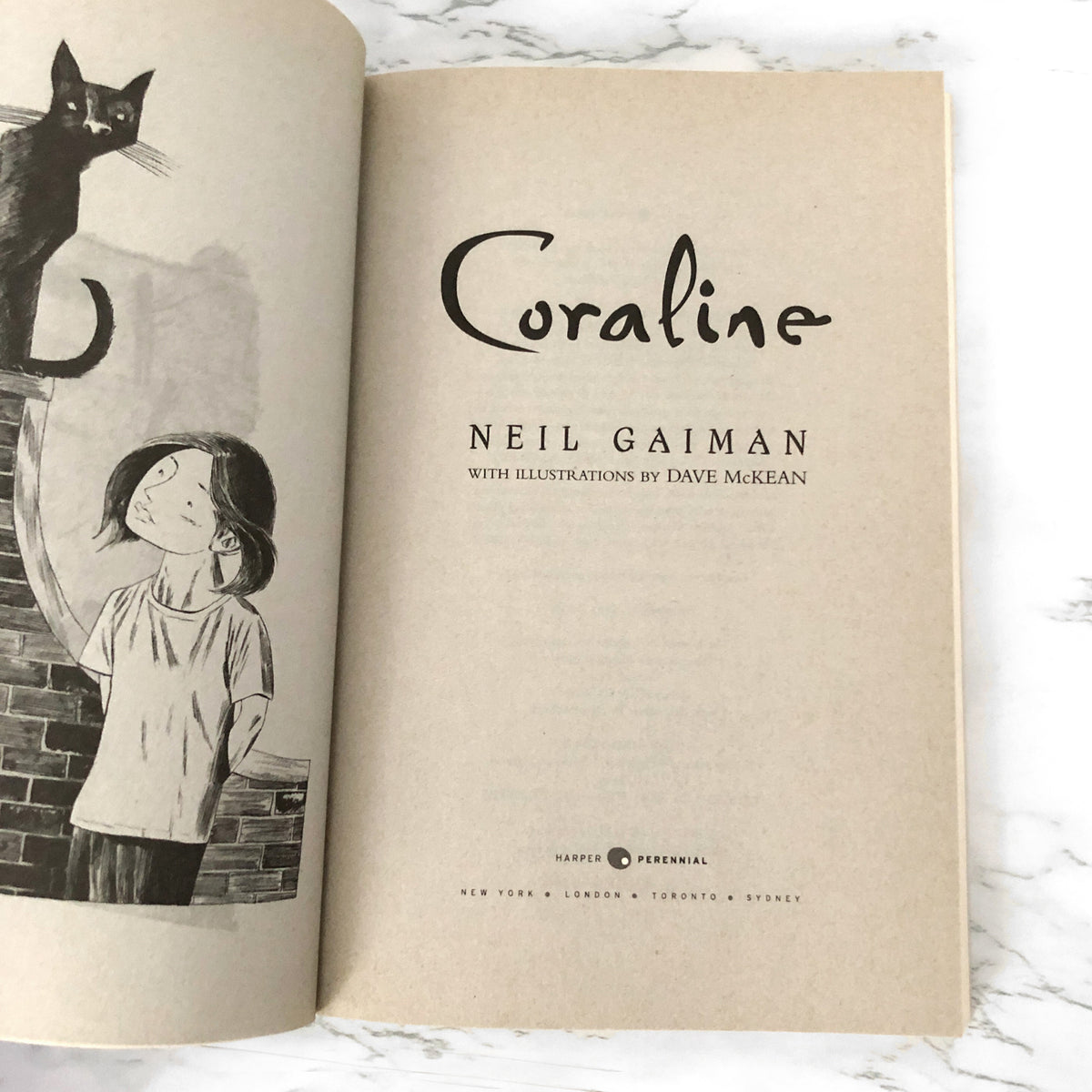 Coraline by Neil Gaiman: Used 9780061649691