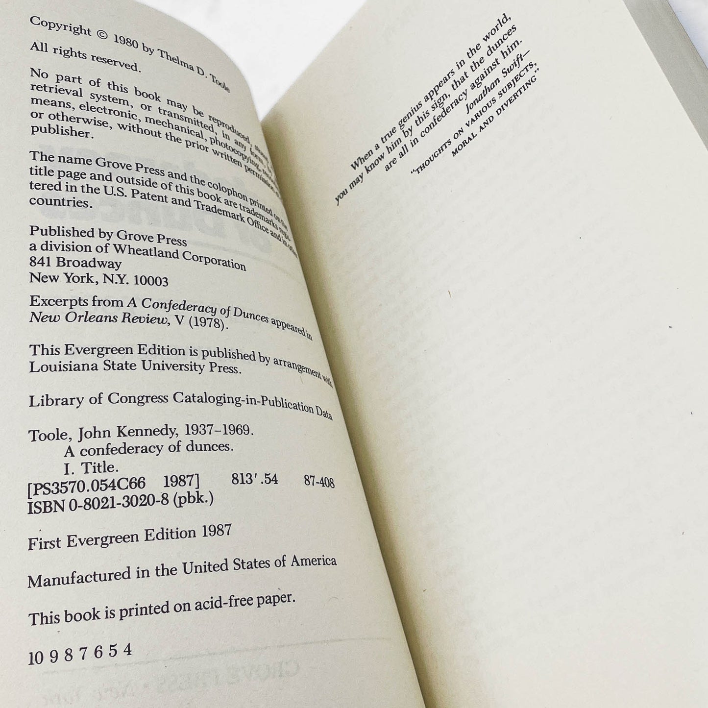 A Confederacy of Dunces by John Kennedy Toole [TRADE PAPERBACK] 1987 • Grove Press