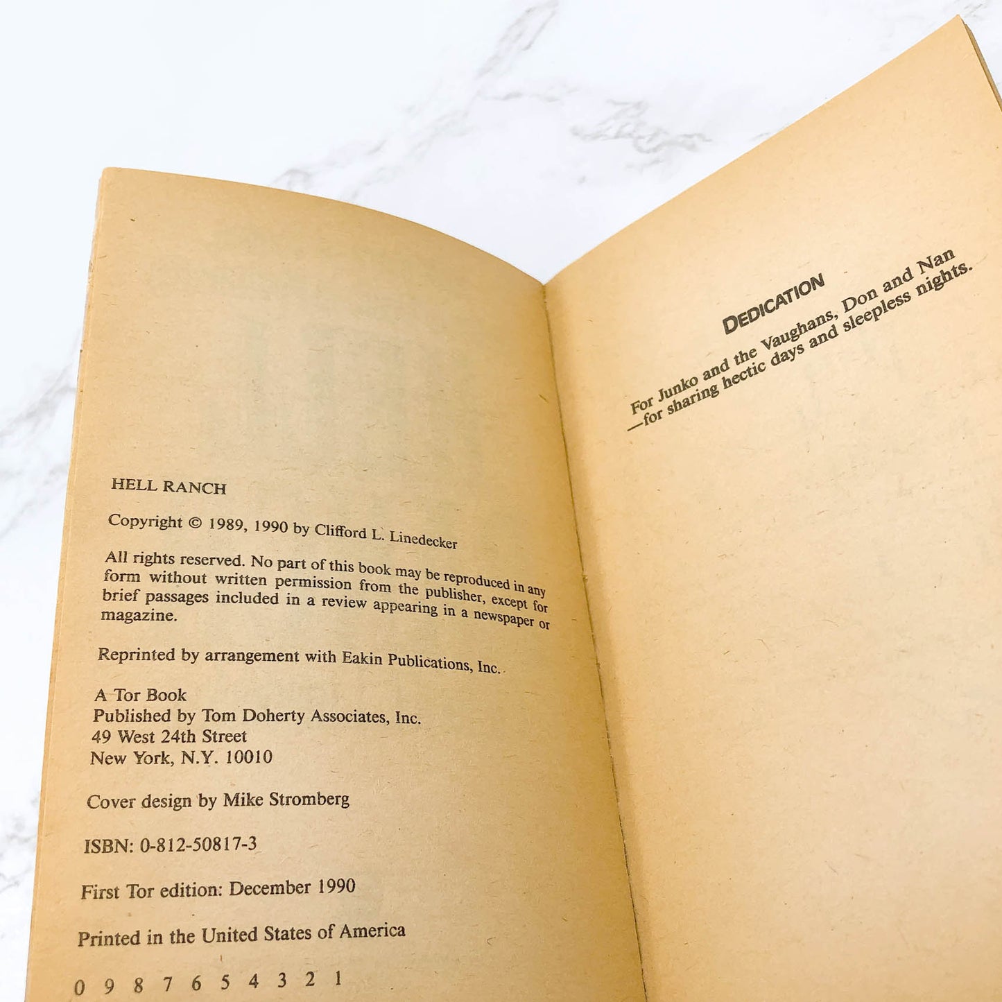 Hell Ranch by Clifford L. Linedecker [FIRST PAPERBACK PRINTING] 1990 • TOR Crime