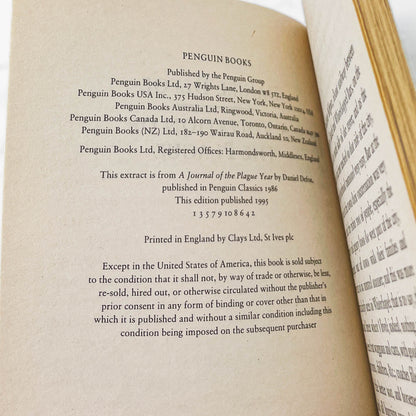 A Visitation of the Plague by Daniel Defoe [U.K MINIATURE PAPERBACK] 1995 • Penguin Classics