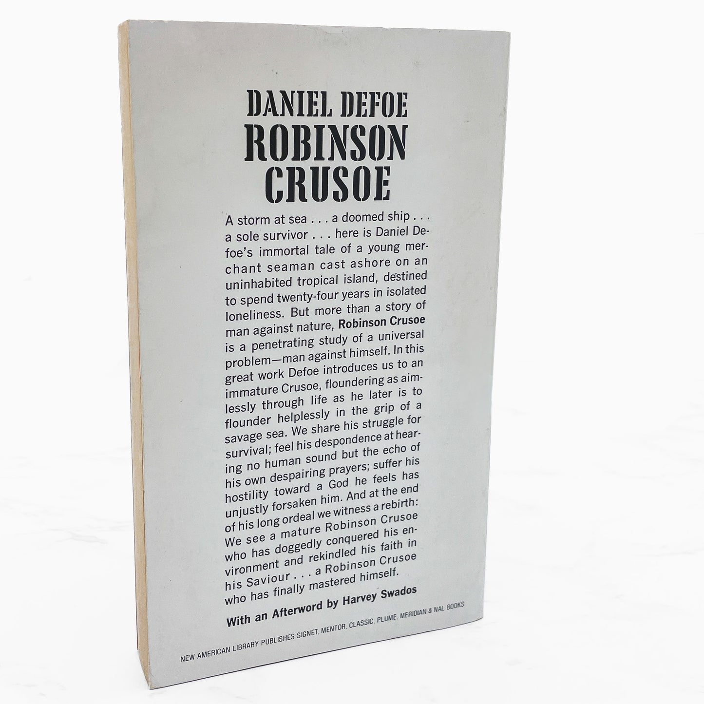 Robinson Crusoe by Daniel Defoe [1980 PAPERBACK] • Signet Classics