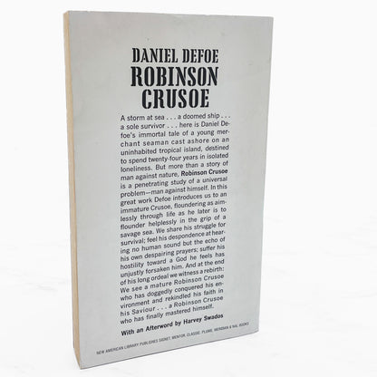 Robinson Crusoe by Daniel Defoe [1980 PAPERBACK] • Signet Classics