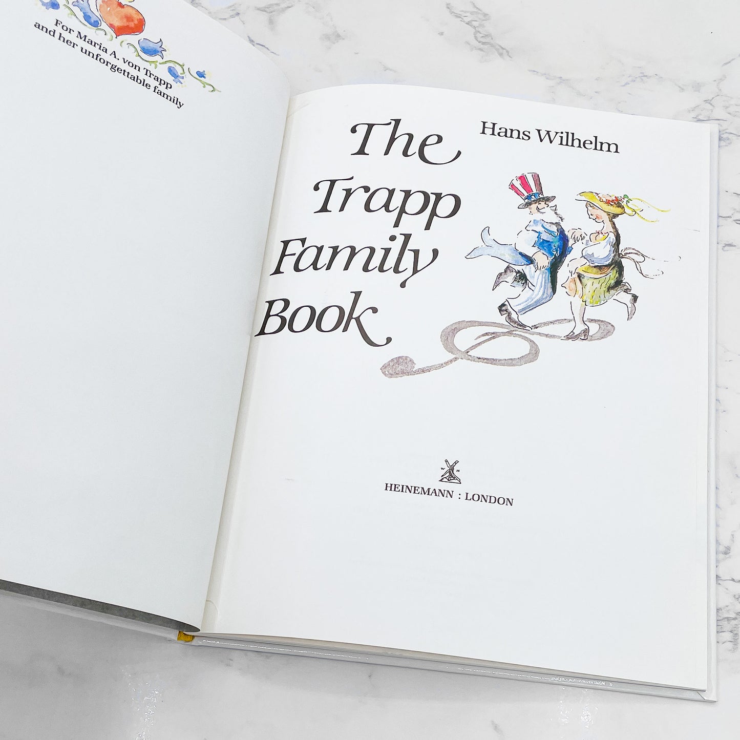 The Trapp Family Book by Hans Wilhelm [U.K. FIRST EDITION] 1987 • Heinemann