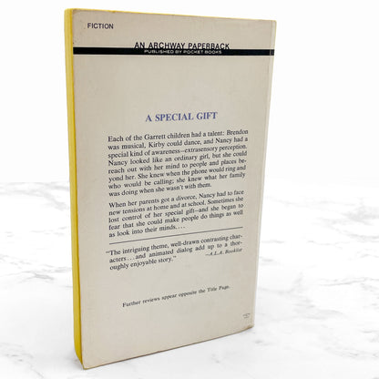 A Gift of Magic by Lois Duncan [FIRST PAPERBACK PRINTING] 1972 • Archway