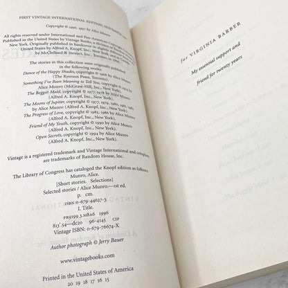 Selected Stories by Alice Munro [FIRST PAPERBACK EDITION] 1997 • Vintage