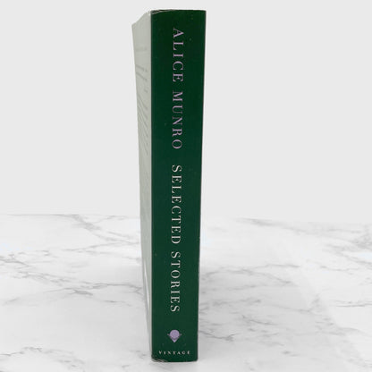 Selected Stories by Alice Munro [FIRST PAPERBACK EDITION] 1997 • Vintage