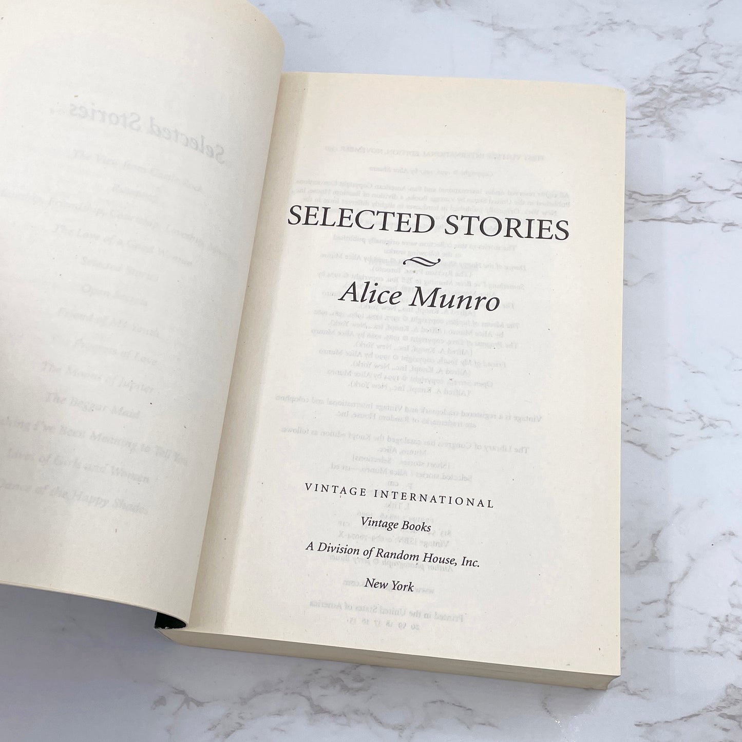 Selected Stories by Alice Munro [FIRST PAPERBACK EDITION] 1997 • Vintage