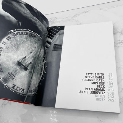 American Music by Annie Leibovitz [FIRST PAPERBACK EDITION] 2004 • Random House