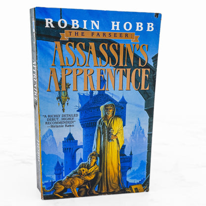 Assassin's Apprentice by Robin Hobb [1996 PAPERBACK] • Bantam Spectra