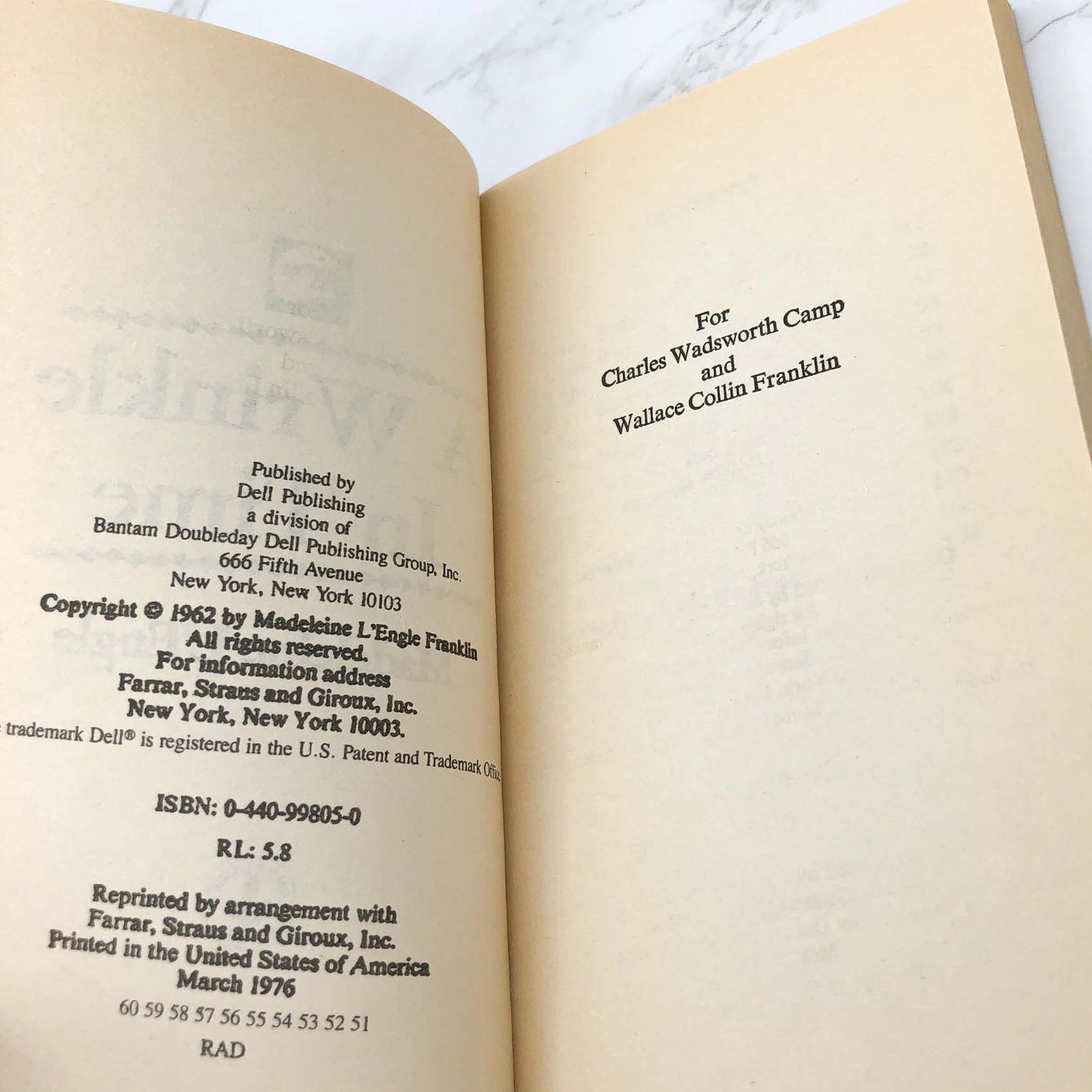 A Wrinkle in Time by Madeleine L'Engle [1976 PAPERBACK] Dell • Laurel-Leaf