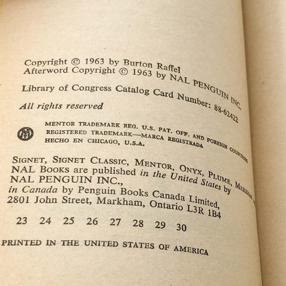 Beowulf - translation by Burton Raffel [1988 PAPERBACK] • Mentor