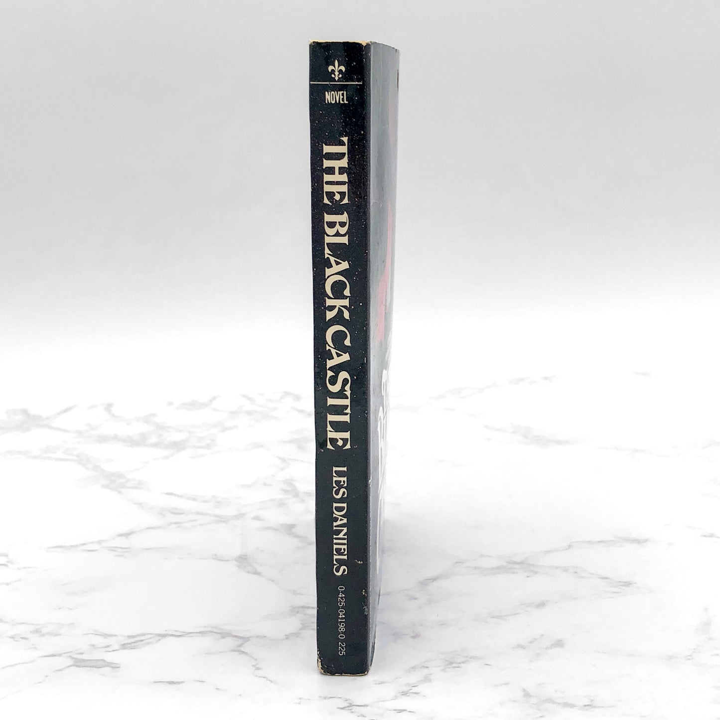 The Black Castle by Les Daniels [FIRST PAPERBACK PRINTING] 1979 • Berkley Horror