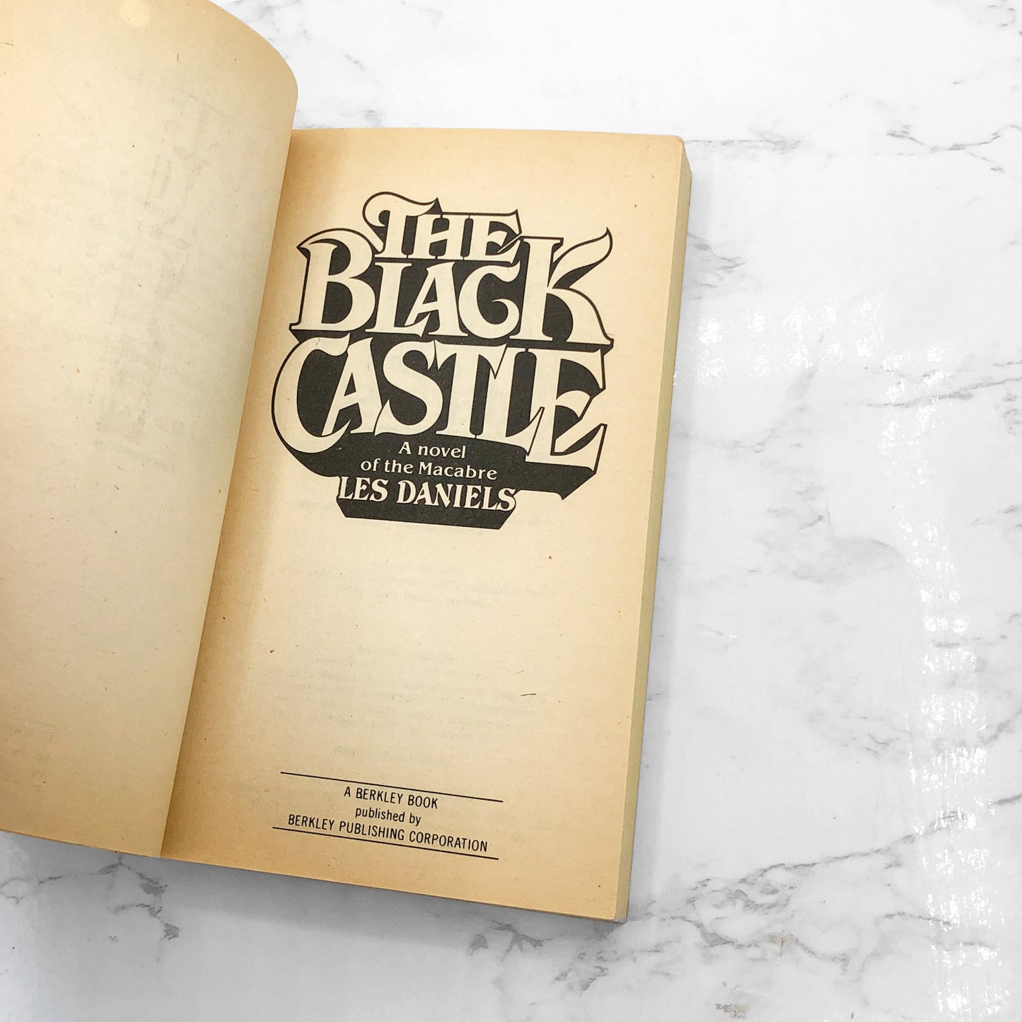 The Black Castle by Les Daniels [FIRST PAPERBACK PRINTING] 1979 • Berkley Horror