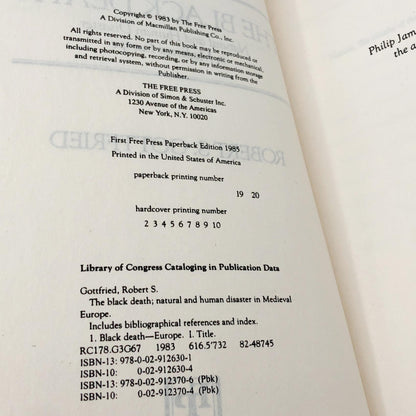 The Black Death: Natural & Human Disaster in Medieval Europe by Robert S. Gottfried [FIRST PAPERBACK EDITION] 1985 • Free Press