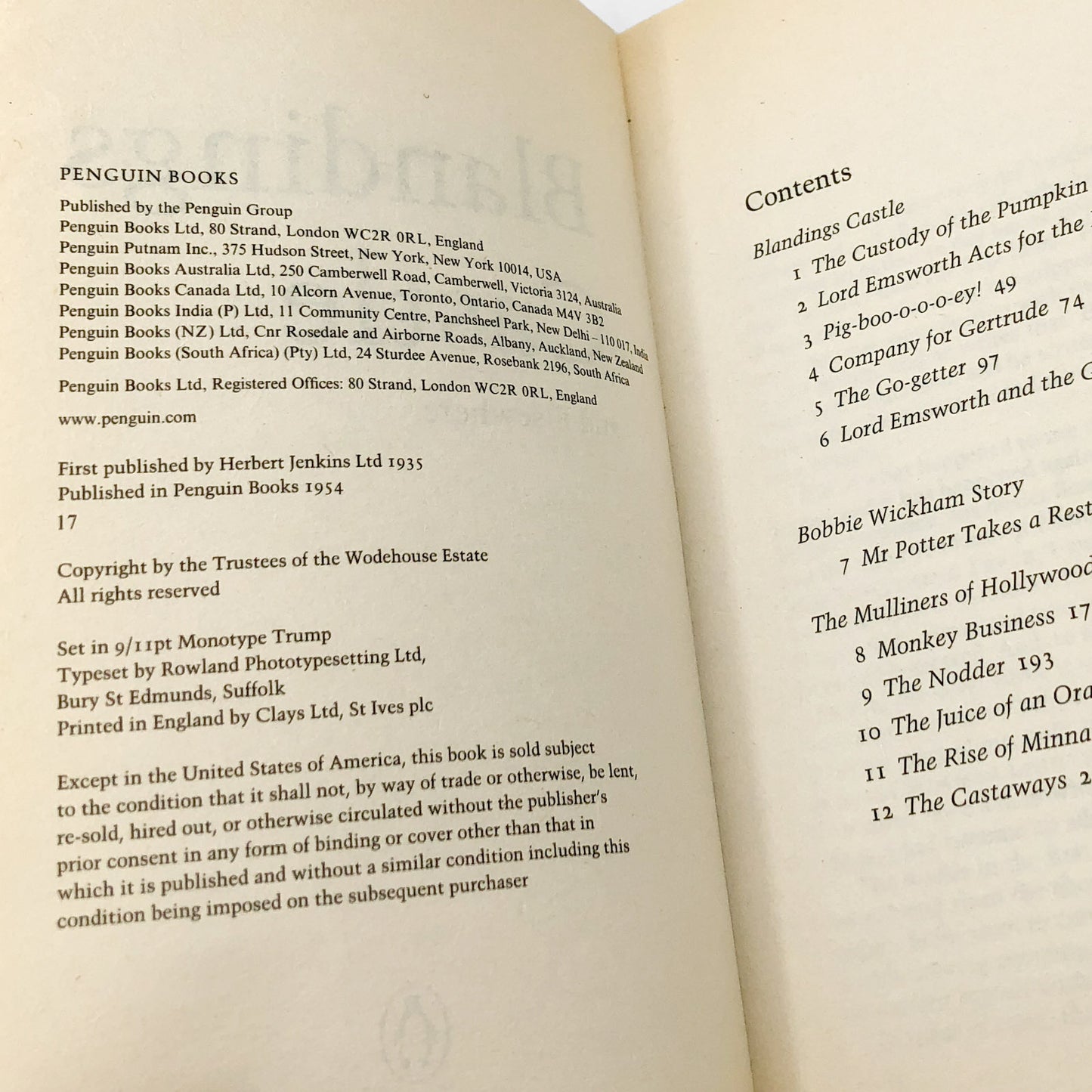 Blandings Castle by P.G. Wodehouse [U.K. PAPERBACK] Penguin