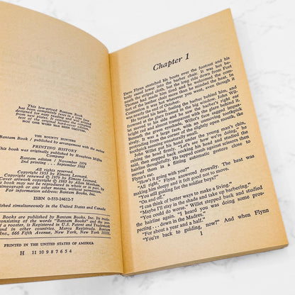 The Bounty Hunters by Elmore Leonard [1985 PAPERBACK] Bantam