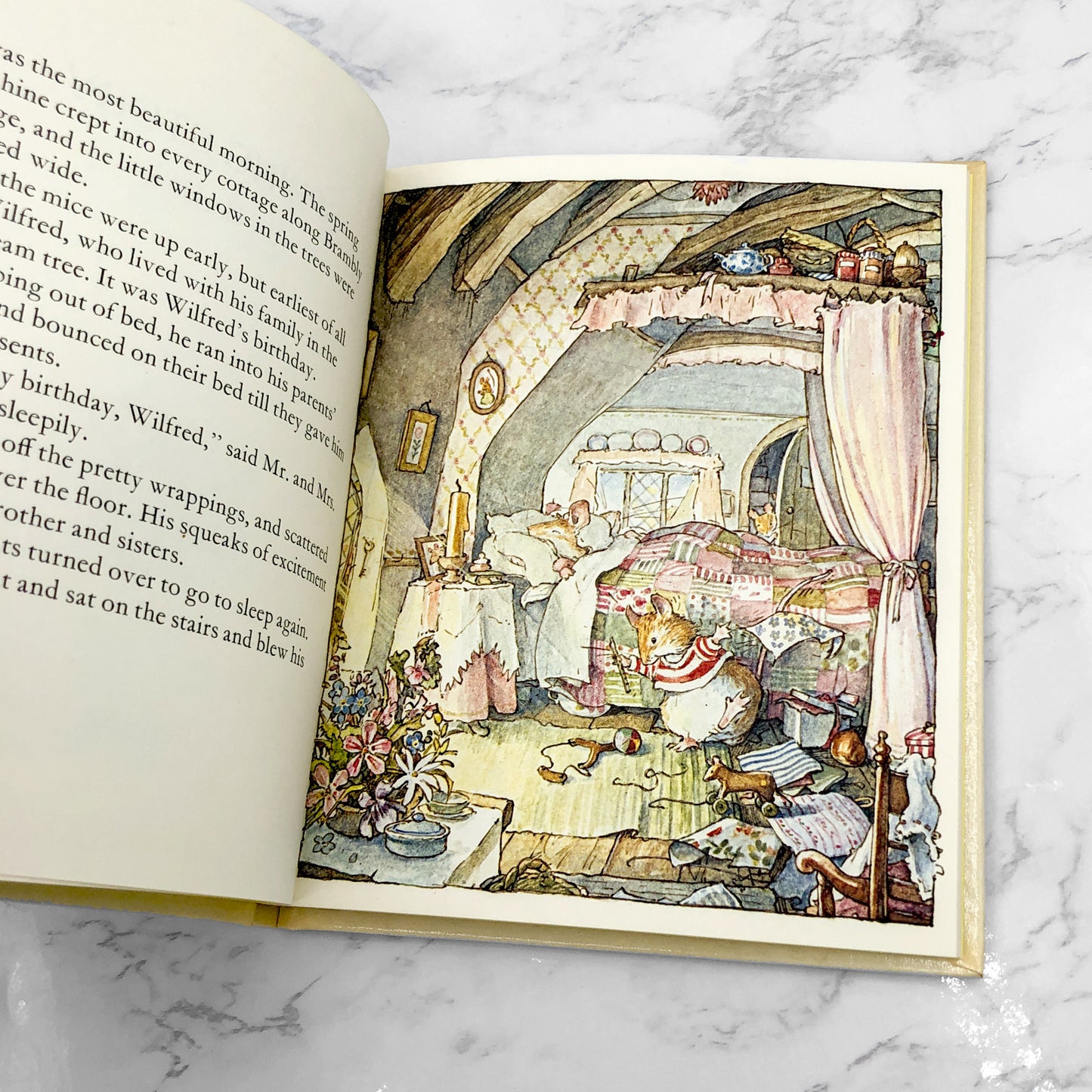 Brambly Hedge #1: Spring Story by Jill Barklem [U.K. FIRST EDITION] 1980 • Collins