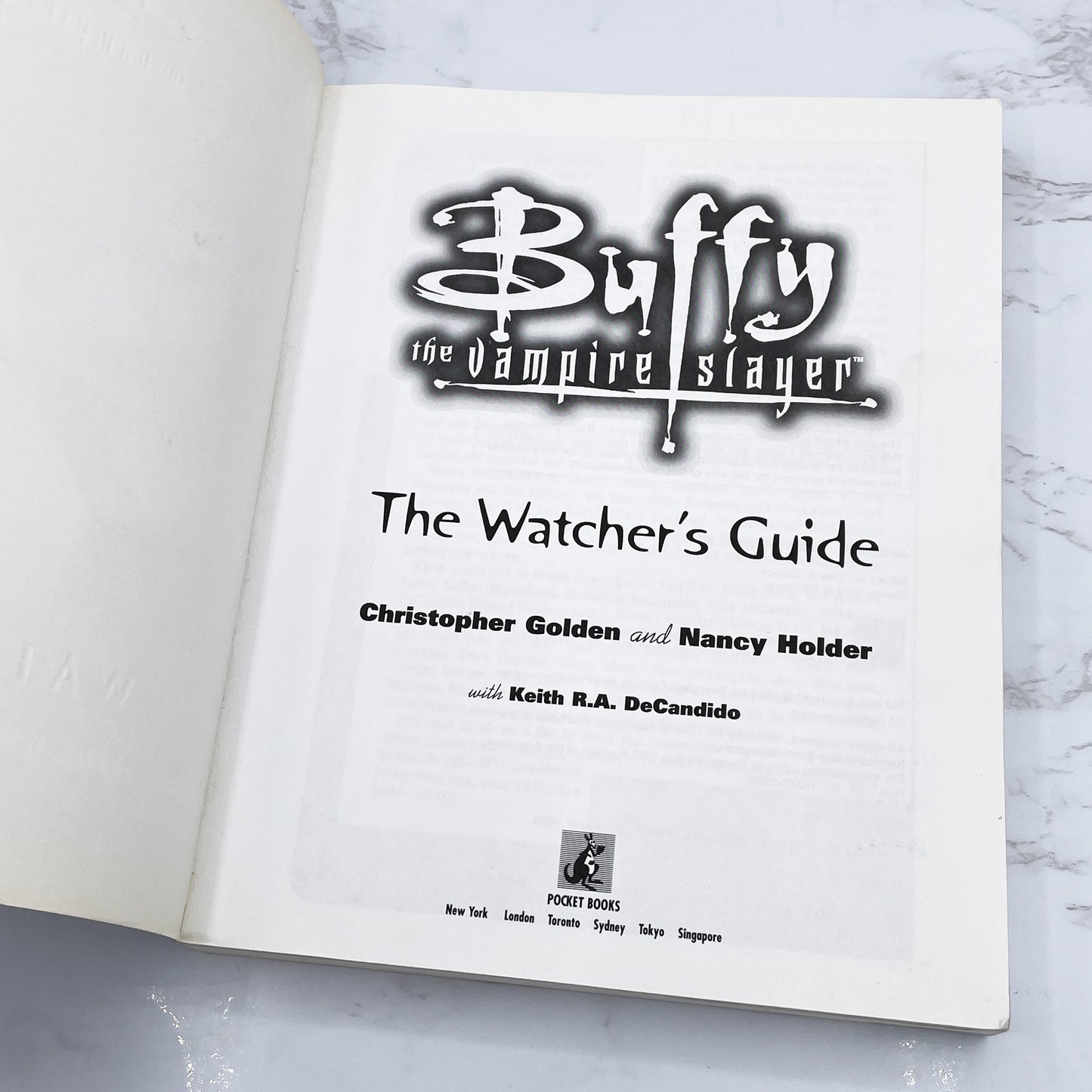 Buffy the Vampire Slayer: The Watcher's Guide [FIRST EDITION] 1998 • Pocket Books