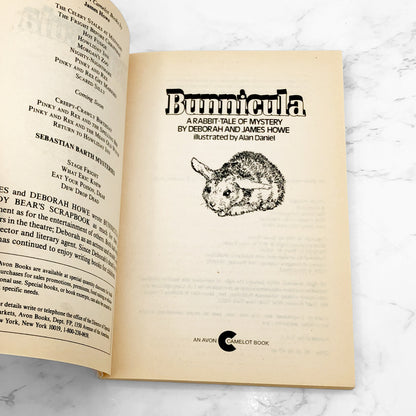 Bunnicula by James Howe [TRADE PAPERBACK] 1987 • Avon Camelot