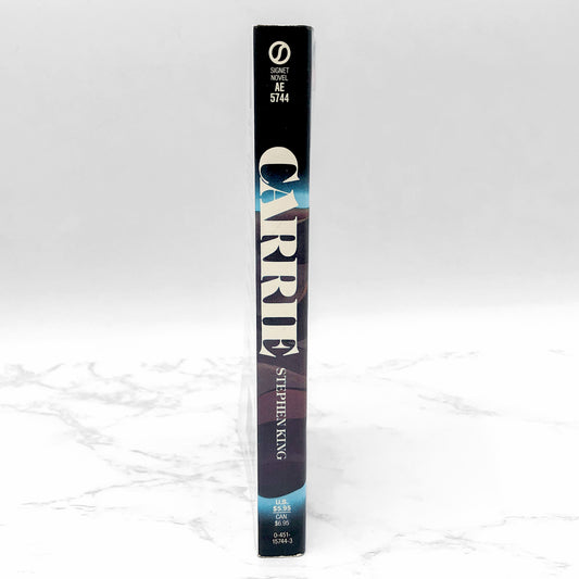 Carrie by Stephen King [1988 PAPERBACK] • Signet Books