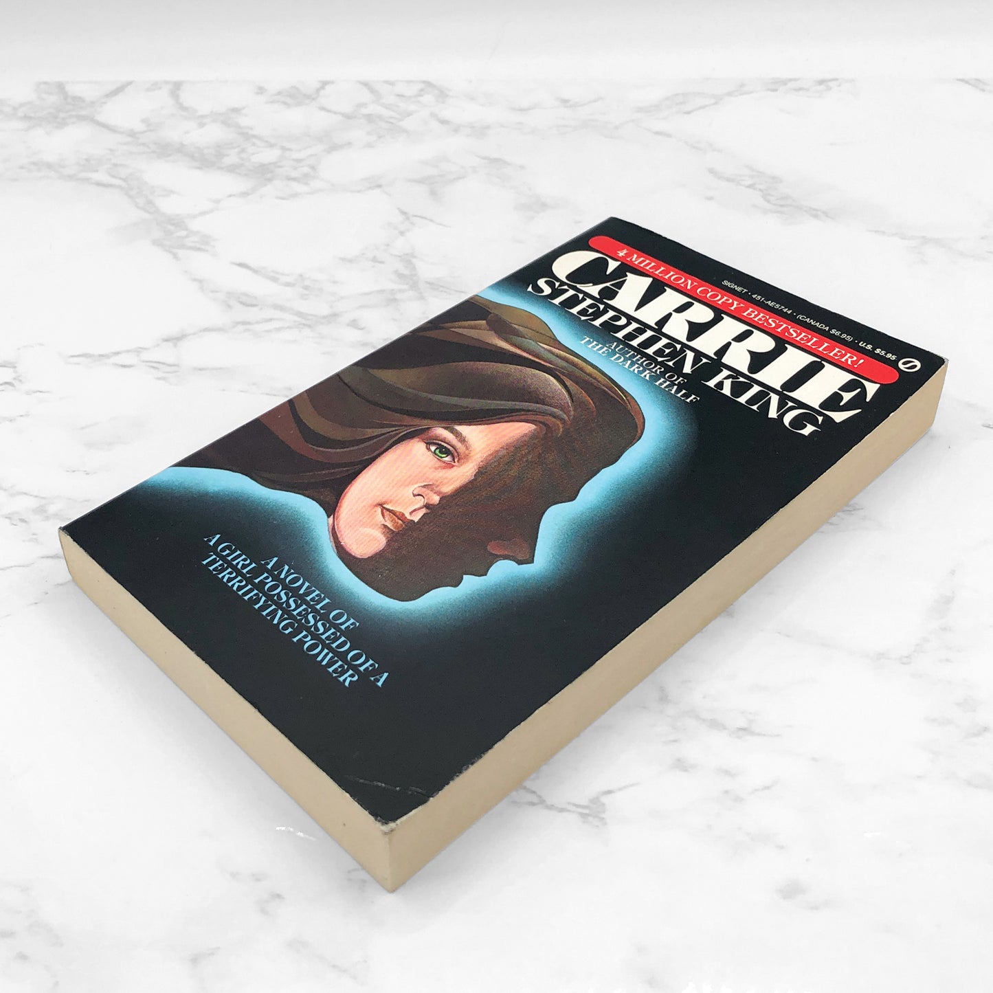 Carrie by Stephen King [1988 PAPERBACK] • Signet Books