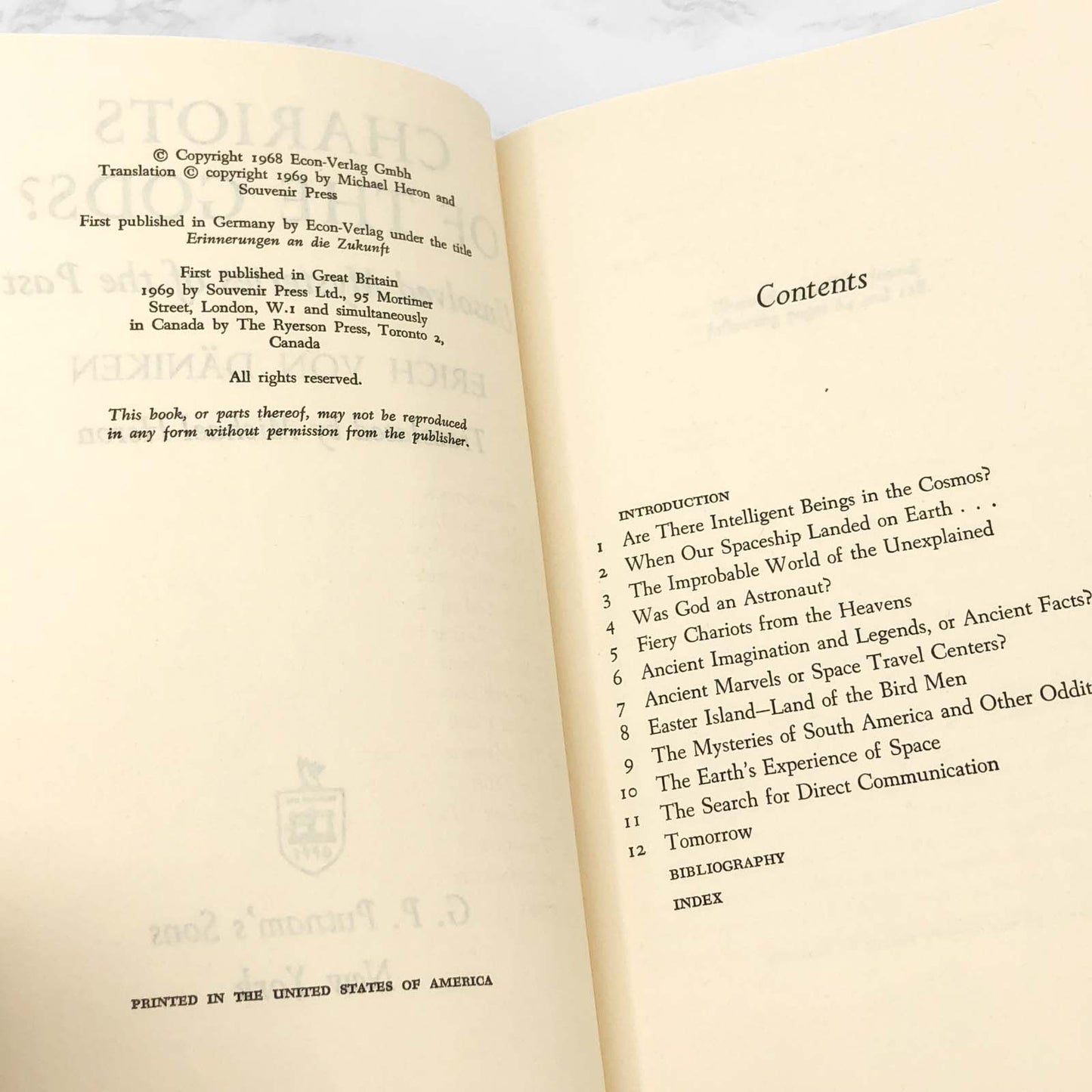 Chariots of the Gods by Erich von Däniken [1969 HARDCOVER] G.P. Putnam's Sons