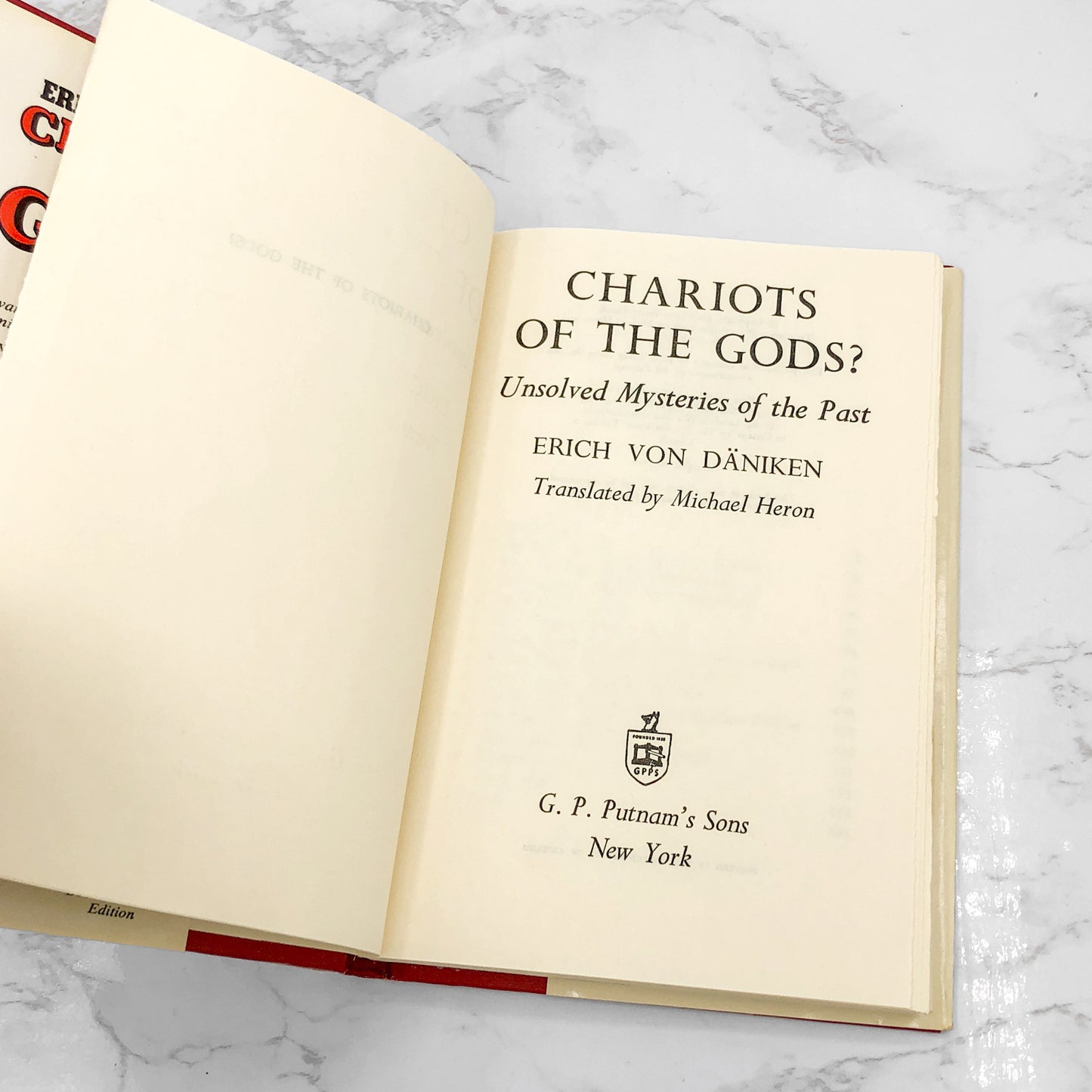 Chariots of the Gods by Erich von Däniken [1969 HARDCOVER] G.P. Putnam's Sons