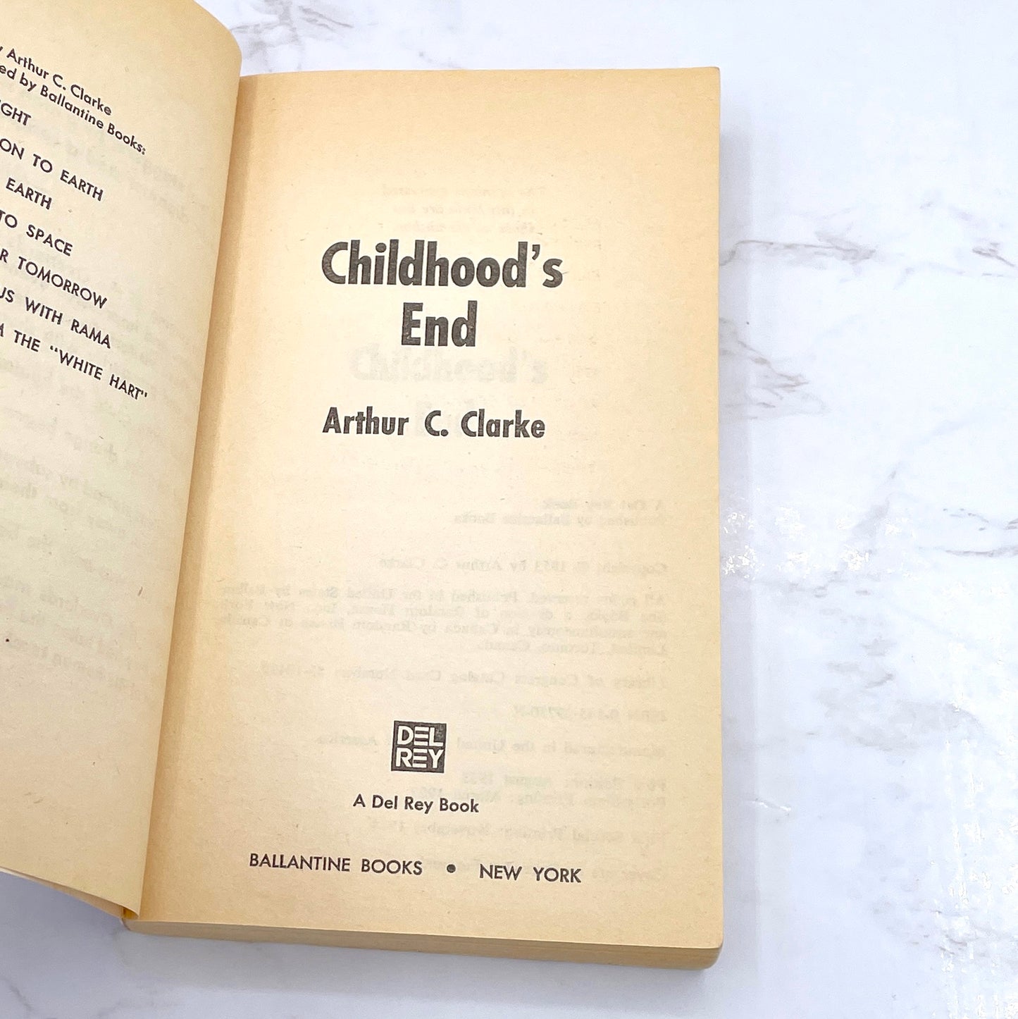 Childhood's End by Arthur C. Clarke [1982 PAPERBACK] • Del-Rey