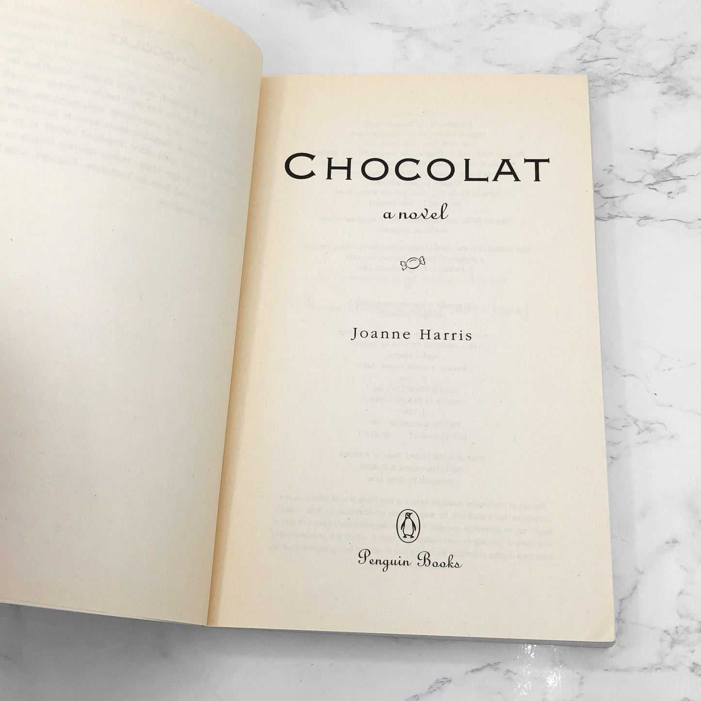 Chocolat by Joanne Harris [FIRST PAPERBACK EDITION] 1999 • Penguin Books