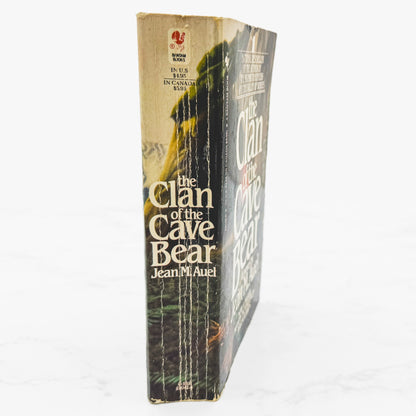 The Clan of the Cave Bear by Jean M. Auel [1986 PAPERBACK] • Bantam Books