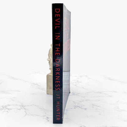 Devil in The Darkness: The True Story of Serial Killer Israel Keyes by J.T. Hunter [TRADE PAPERBACK] 2020