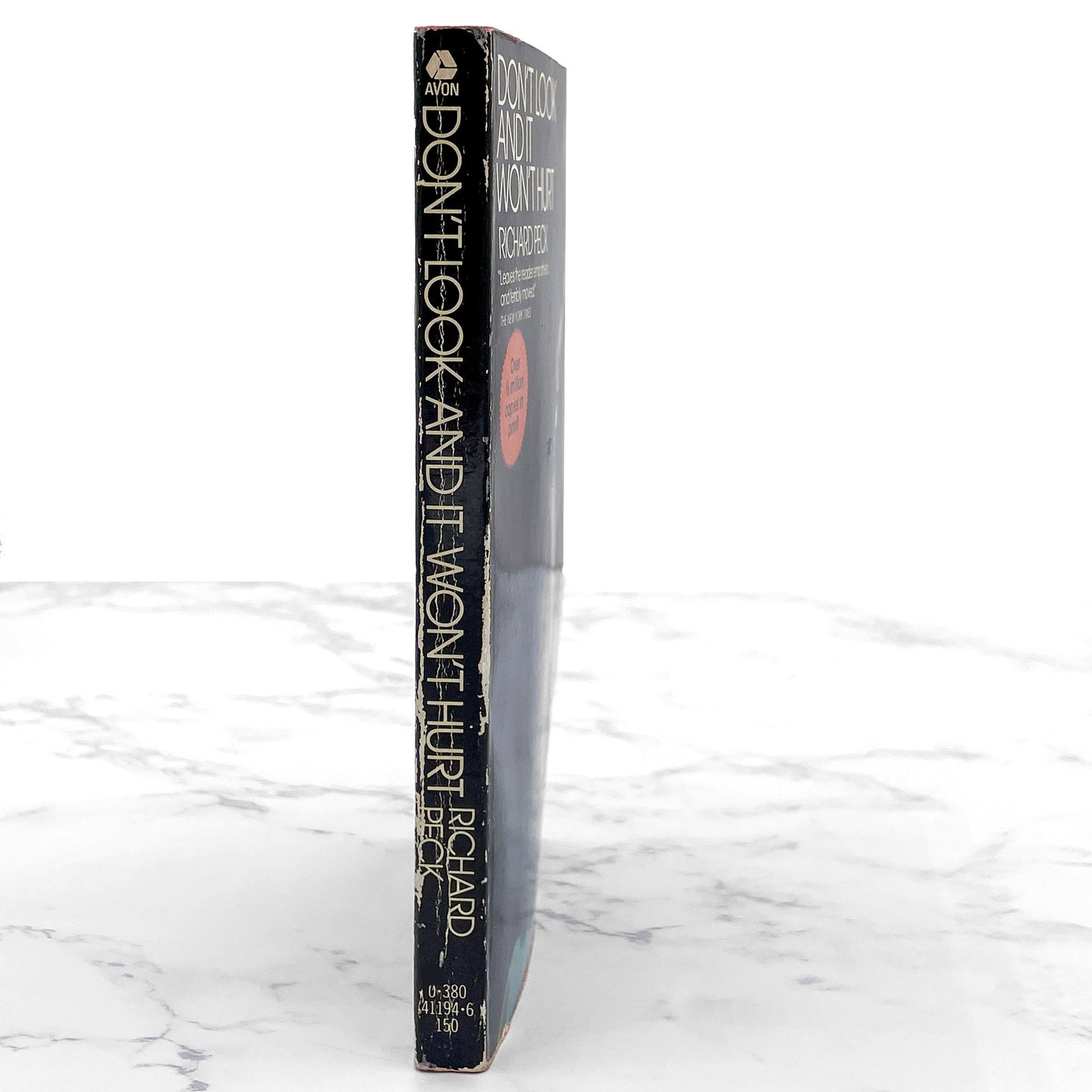 Don't Look and It Won't Hurt by Richard Peck [1973 PAPERBACK] • Avon