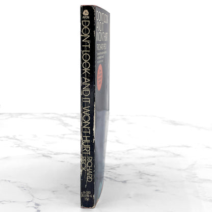 Don't Look and It Won't Hurt by Richard Peck [1973 PAPERBACK] • Avon