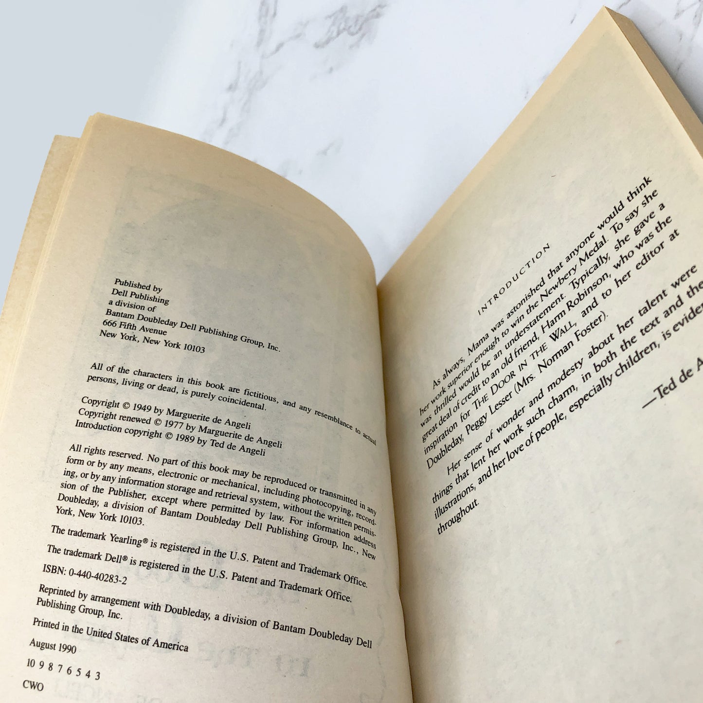 The Door in the Wall by Marguerite de Angeli [TRADE PAPERBACK] 1990 • Dell-Yearling