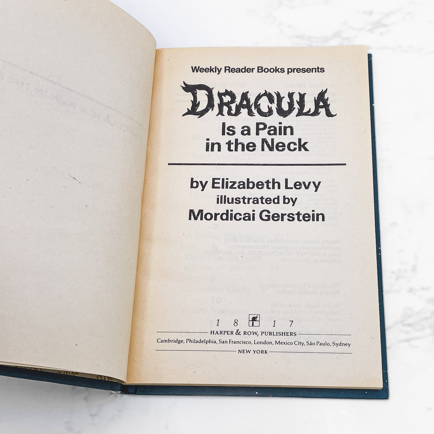 Dracula is a Pain in the Neck by Elizabeth Levy & illustrated by Mordicai Gerstein [FIRST EDITION] 1983