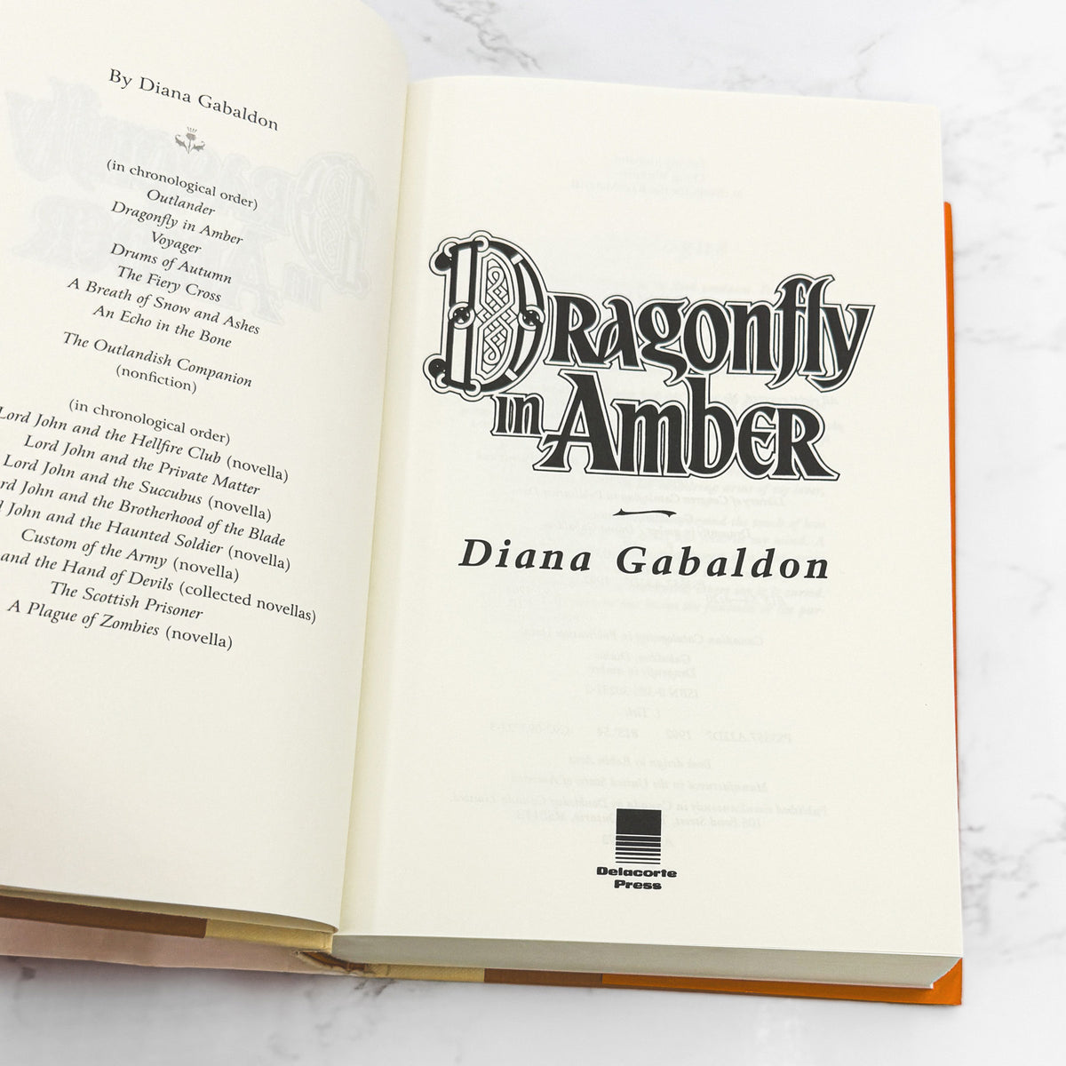Dragonfly in Amber by Diana Gabaldon [HARDCOVER RE-PRINT] 2001 • Outlander #2