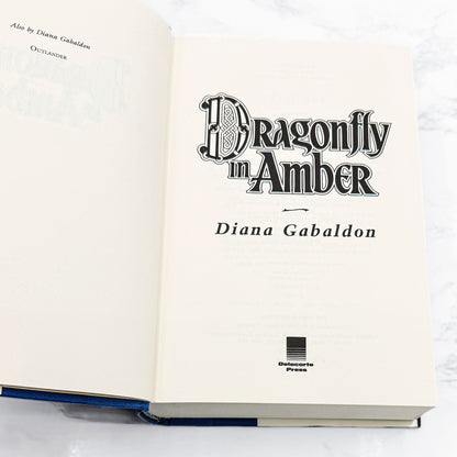 Dragonfly in Amber by Diana Gabaldon [FIRST EDITION] 1992 • Outlander #2