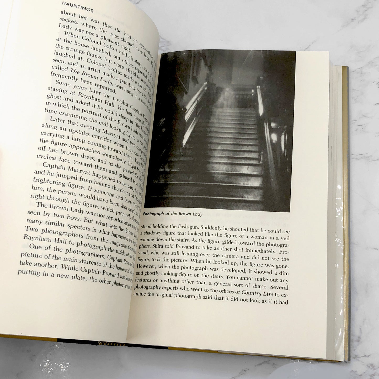 The Encyclopedia of Ghosts by Daniel Cohen [FIRST EDITION] 1984 • Dodd Mead & Company