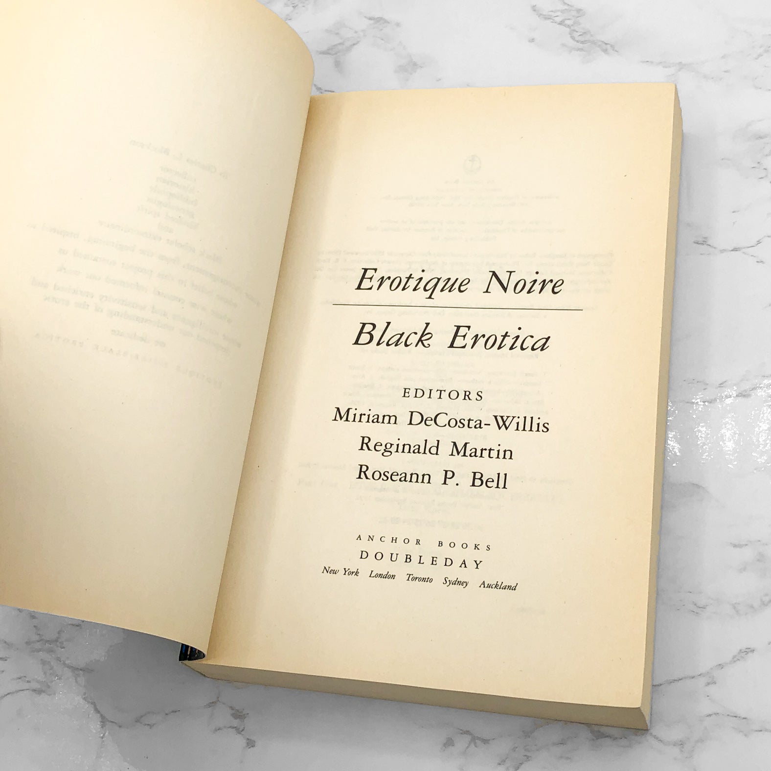 Erotique Noire / Black Erotica edited by Roseann P. Bell [FIRST EDITIO