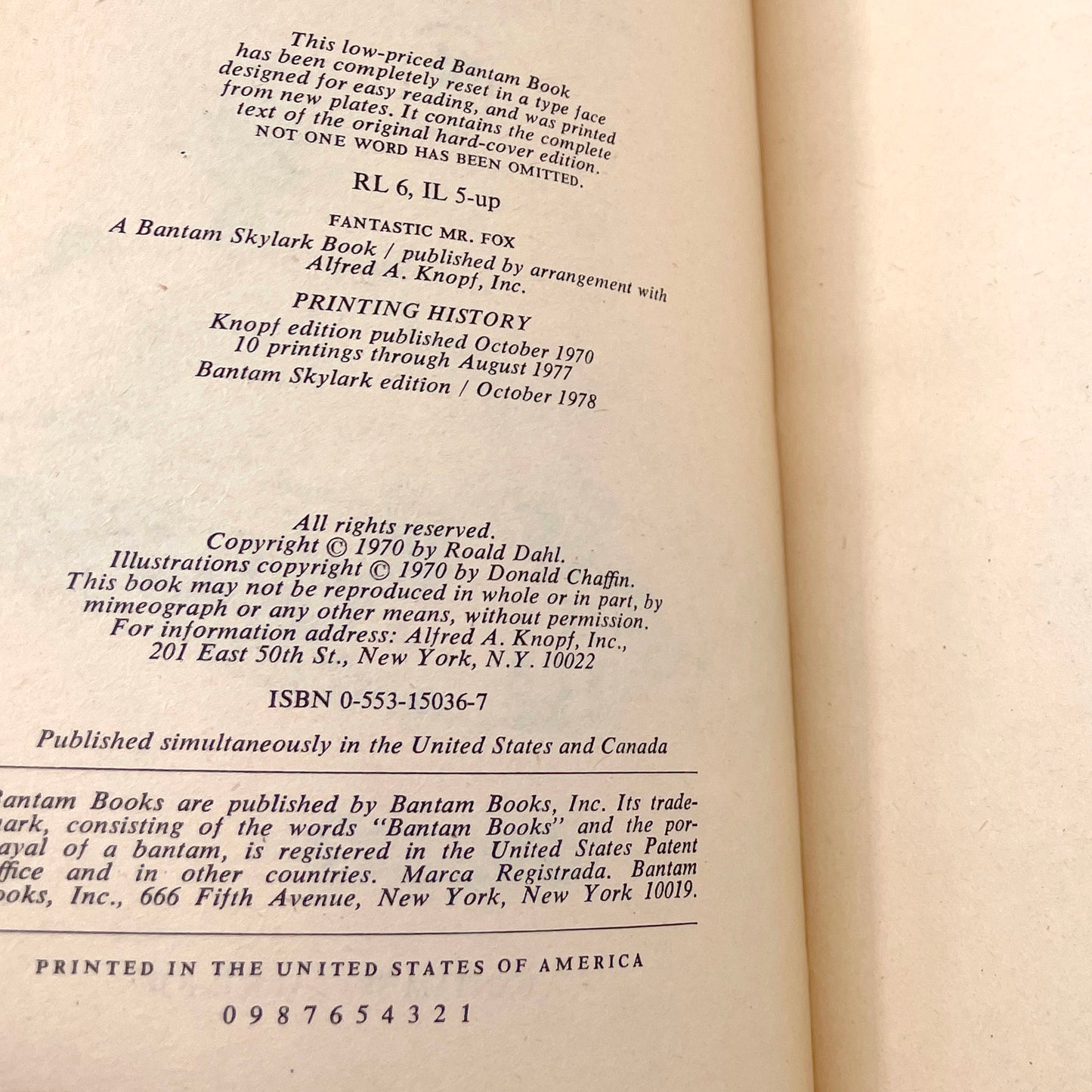 Fantastic Mr. Fox by Roald Dahl & Illustrated by Donald Chaffin [FIRST PAPERBACK PRINTING] 1978 • Bantam