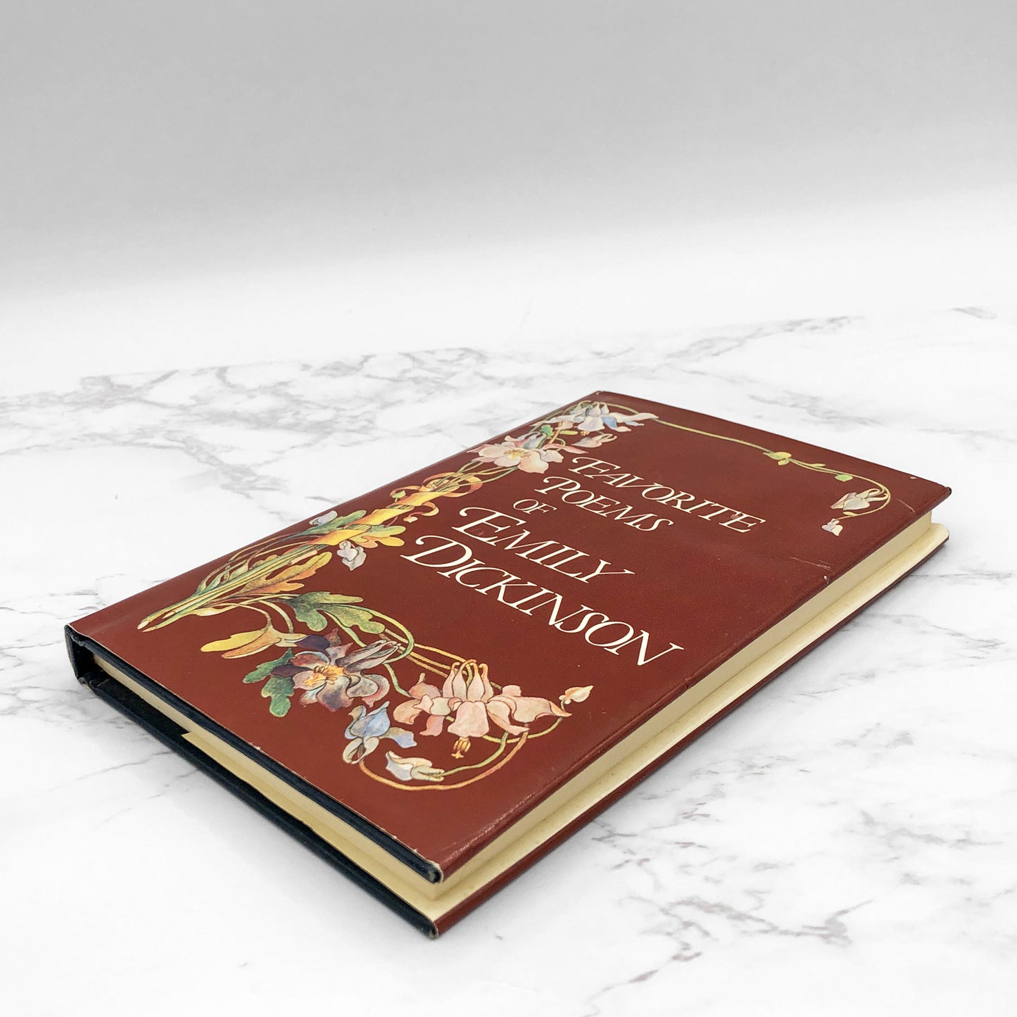 Favorite Poems Of Emily Dickinson [1978 HARDCOVER] • Avenel