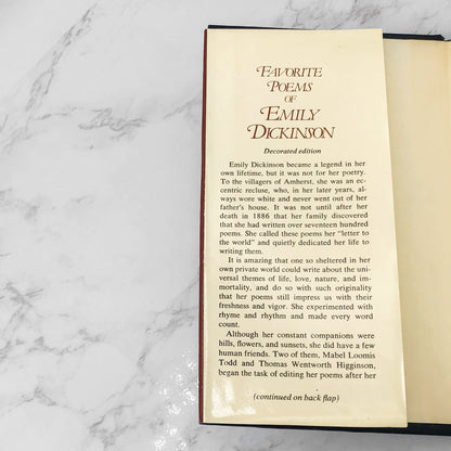 Favorite Poems Of Emily Dickinson [1978 HARDCOVER] • Avenel