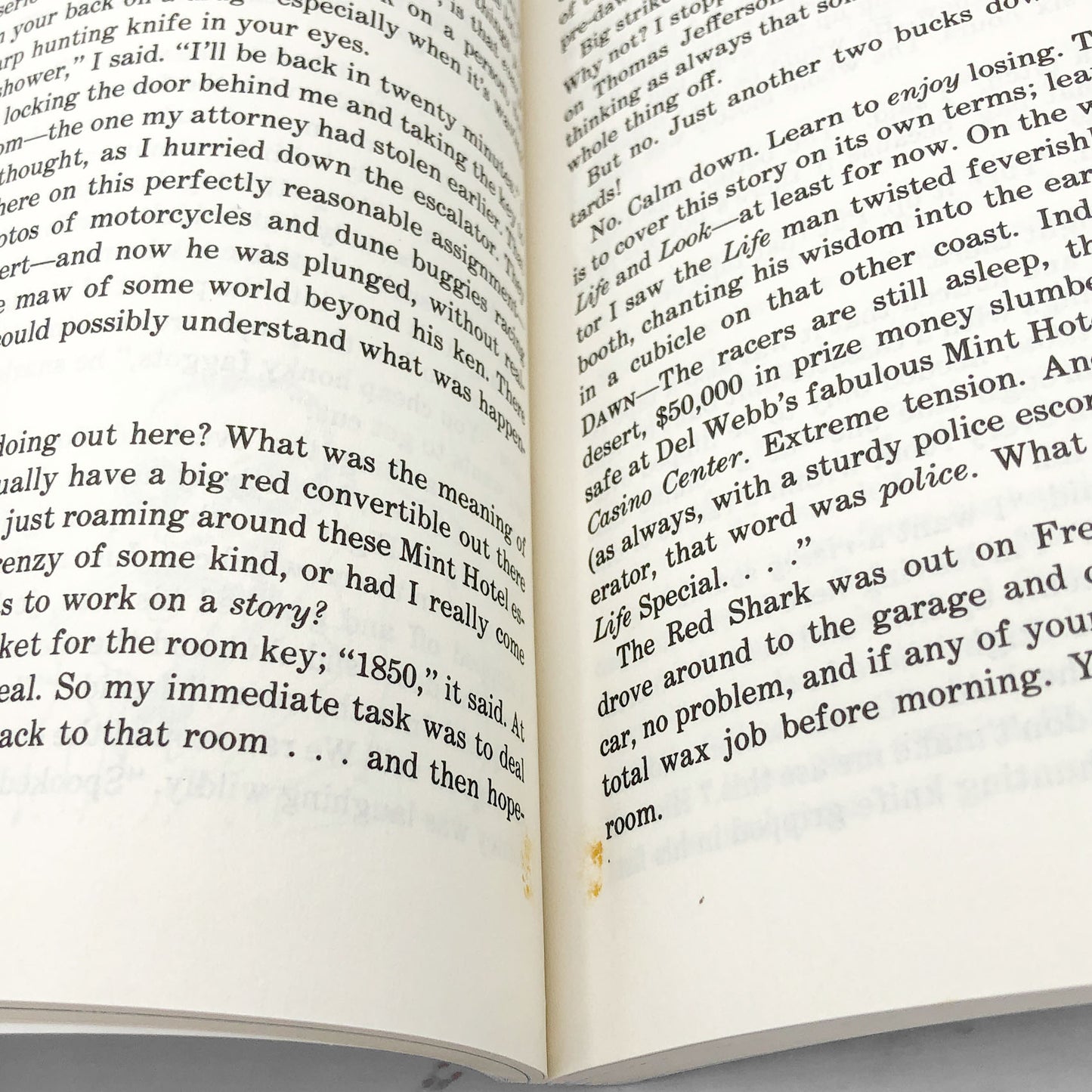 Fear and Loathing in Las Vegas by Hunter S. Thompson [TRADE PAPERBACK] 1998 • Vintage Books