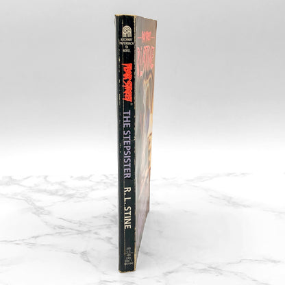 Fear Street #8: The Stepsister by R.L. Stine [1990 PAPERBACK]