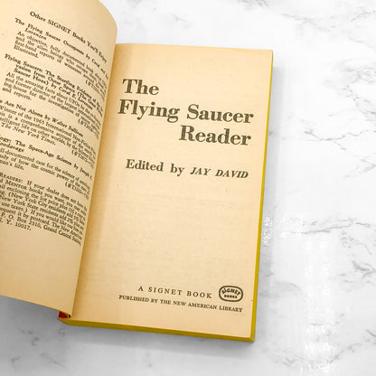 The Flying Saucer Reader edited by Jay David [FIRST PAPERBACK PRINTING] 1967 • Signet