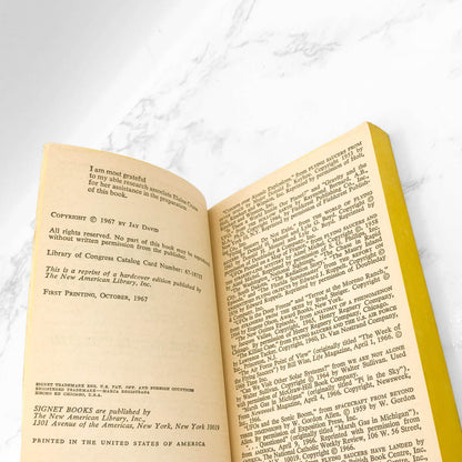 The Flying Saucer Reader edited by Jay David [FIRST PAPERBACK PRINTING] 1967 • Signet