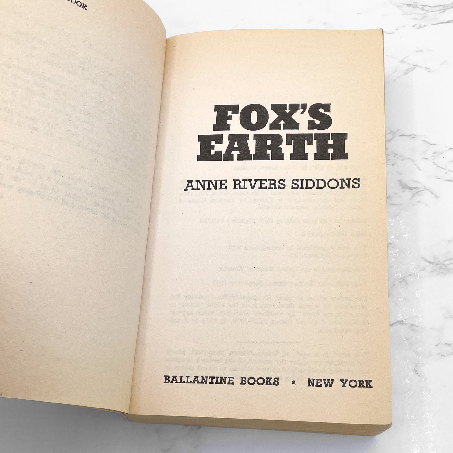 Fox's Earth by Anne Rivers Siddons [FIRST PAPERBACK PRINTING] 1982 • Ballantine
