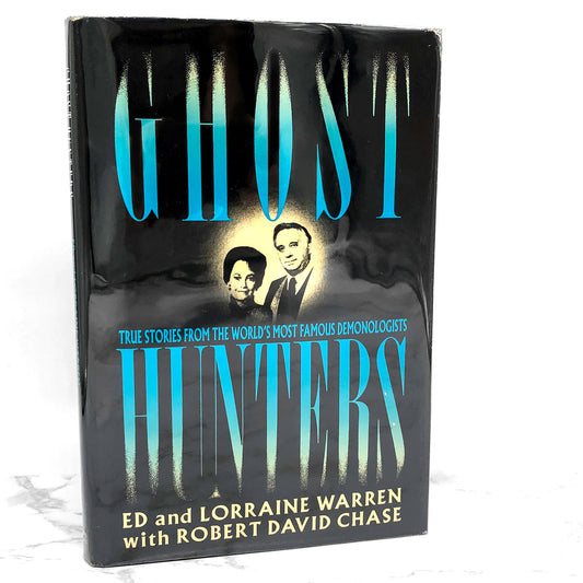 Ghost Hunters by Ed and Lorraine Warren [FIRST BOOK CLUB EDITION] 1989 • St Martin's Press